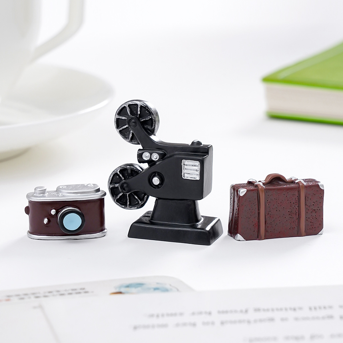 9-Pack Assorted Vintage Camera - đánh giá và giá Desk Setup Retro